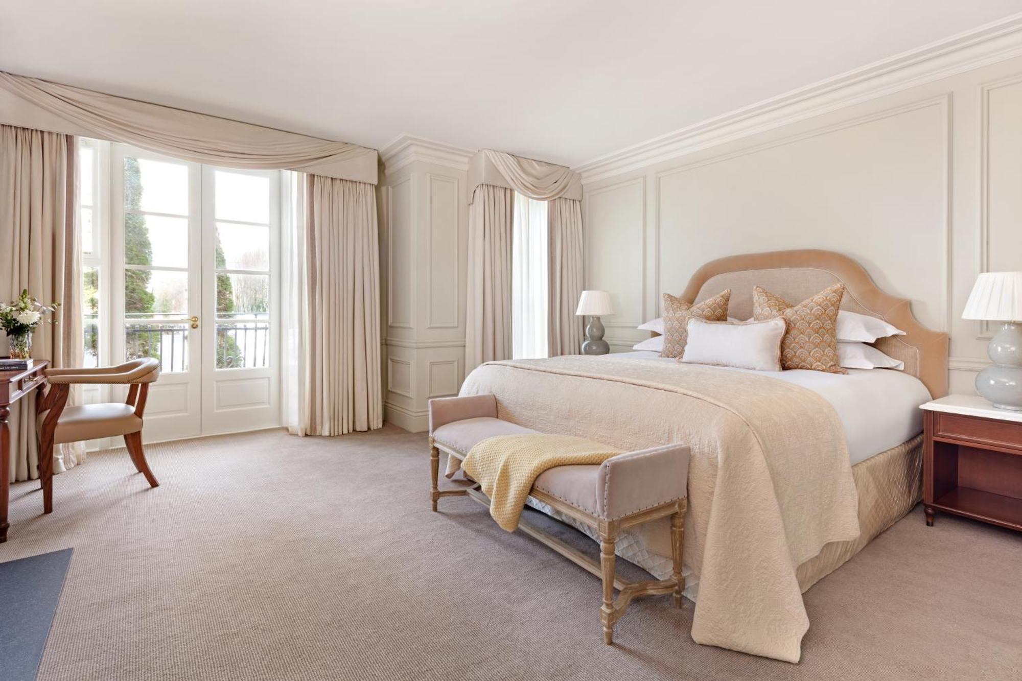 Hayfield Manor